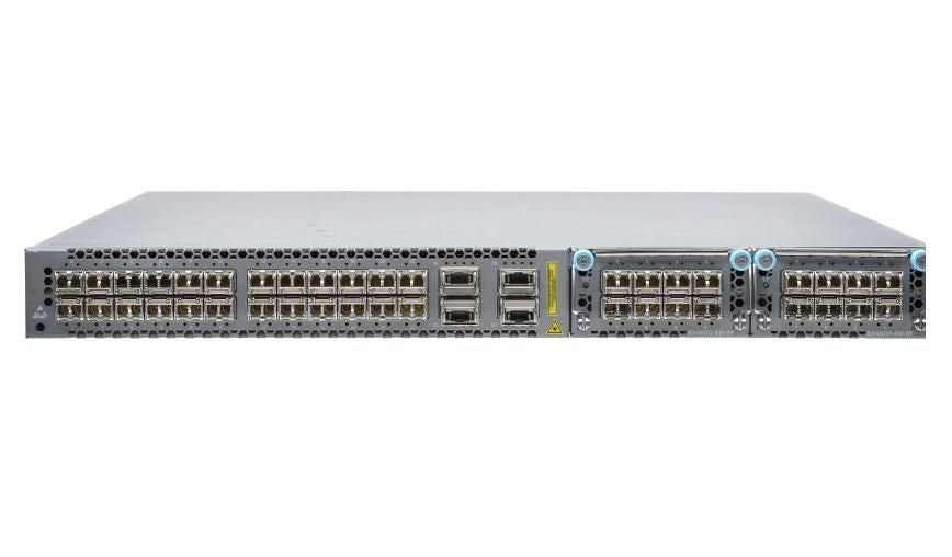 Juniper 40-port 10GbE(24 SFP+ and 4 QSFP+) Switch, DC, 960Gbps, 1U, Rack Mount 19'', 392W, 9.9kg, Gray